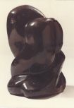 "Douceur d‘un noctambule", 1978 - Noir de Mazy, h33 x 18 x 22cm - Annie Palisot. Collection privée. Présentée aux Avins en Condroz, mai 1978.
