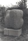 "Ascèse et divination", 1979 - Petit granit - Annie Palisot. Exposition Pierres taillées aux Avins en Condroz