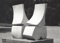 "Conversation", 1969 - Pierre reconstituée, h120 x 160 x 100 - Annie Palisot. 2d Prix de sculpture en plein air à Forest, 1971. Collection privée.